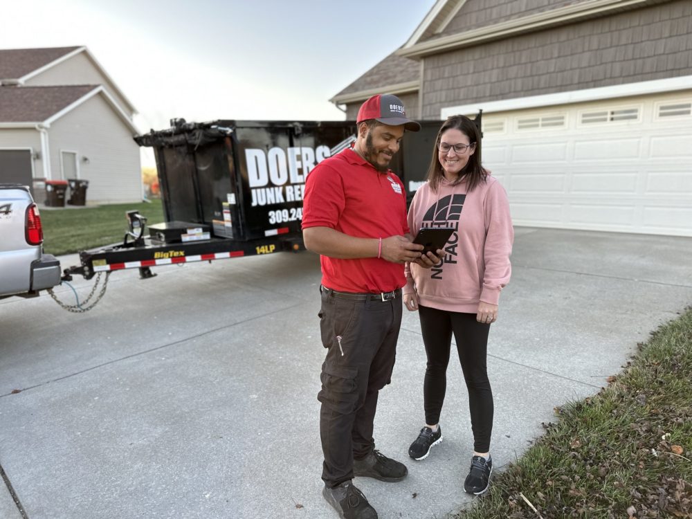 doers junk removal pro quoting happy customer